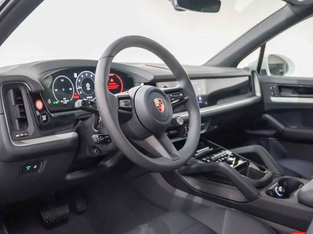 Certified 2026 Porsche Cayenne AWD/4WD image 4