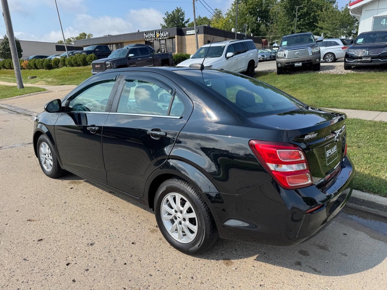 Used 2018 Chevrolet Sonic LT w/ Convenience Package image 3