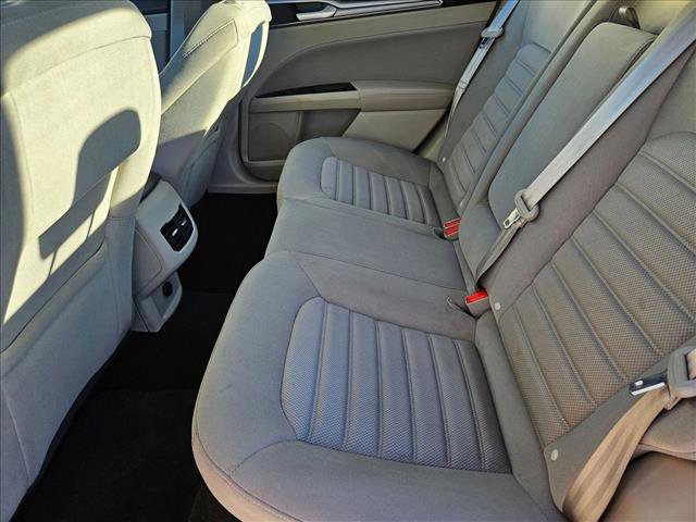 Used 2019 Ford Fusion SE image 17