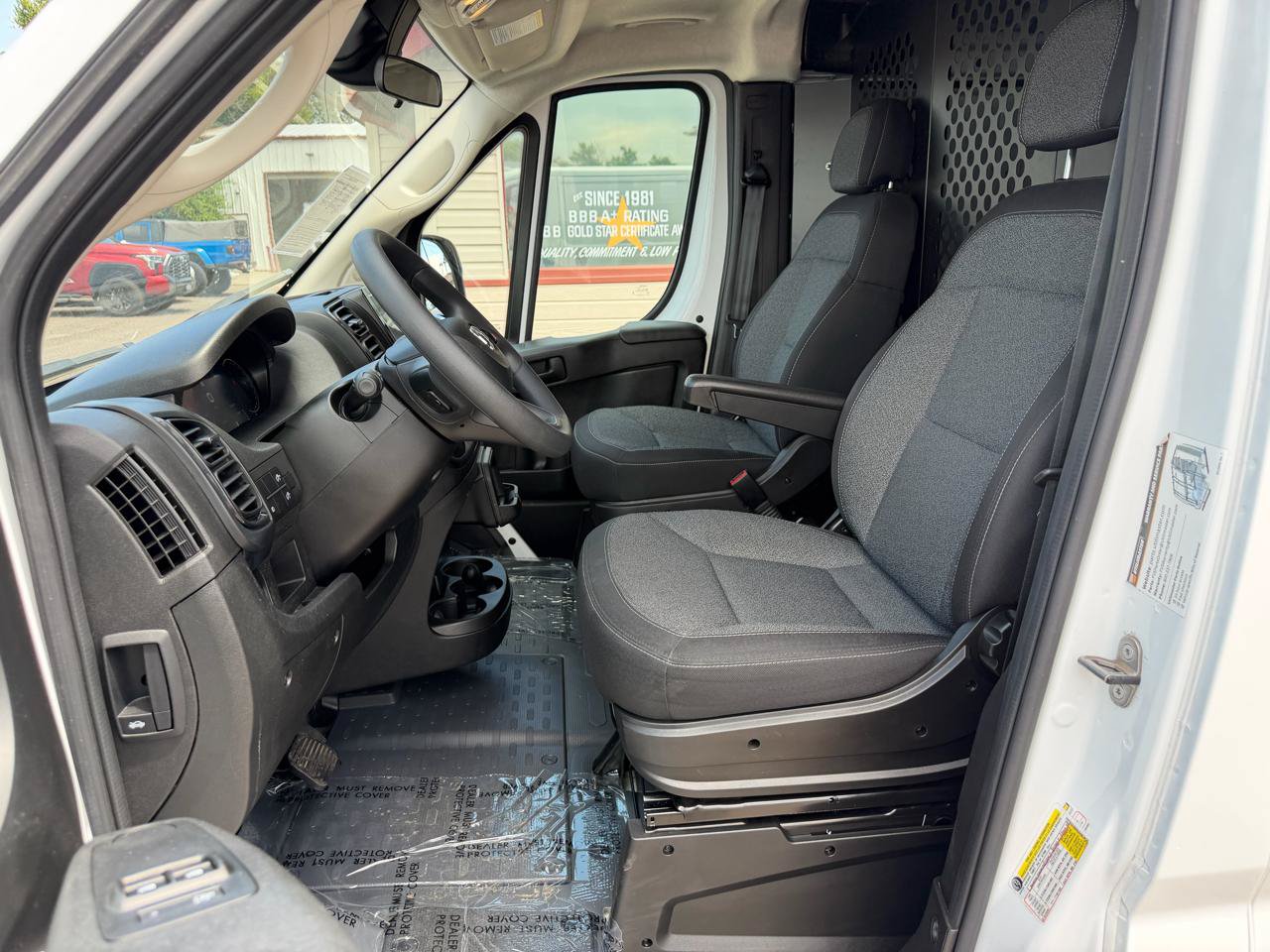 Used 2025 RAM ProMaster 2500 w/ U-Haul Equipment Group FWD image 11