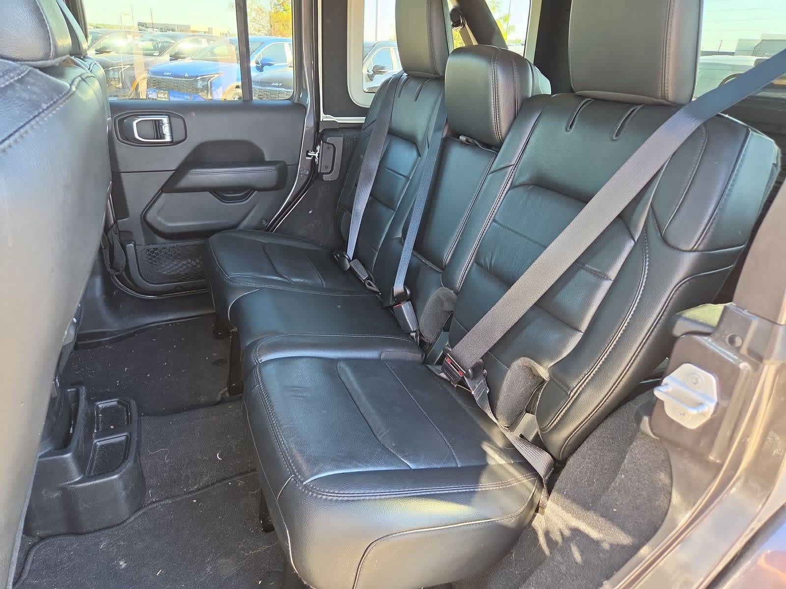 Used 2021 Jeep Wrangler Unlimited Sahara AWD/4WD image 16