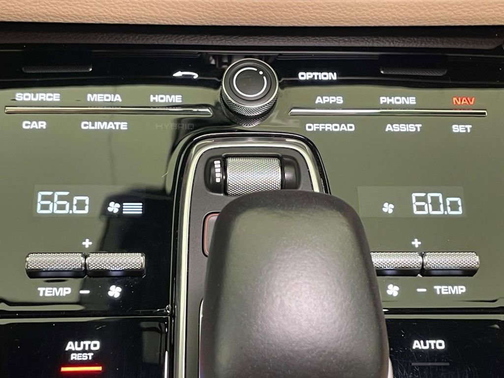 Certified 2023 Porsche Cayenne Platinum Edition AWD/4WD image 33
