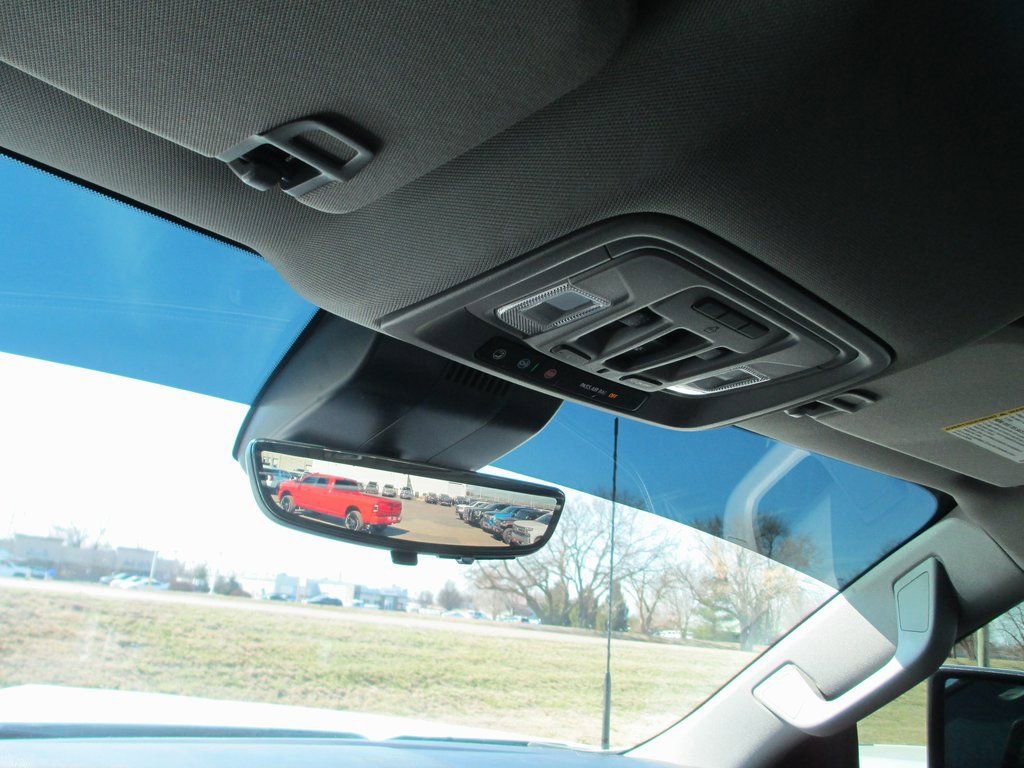 Used 2024 GMC Sierra 3500 Denali w/ Denali Reserve Package image 33