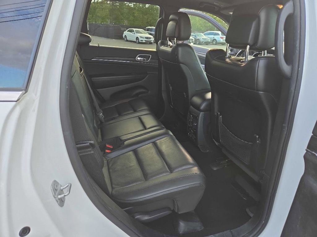 Used 2020 Jeep Grand Cherokee Limited w/ Luxury Group II image 32