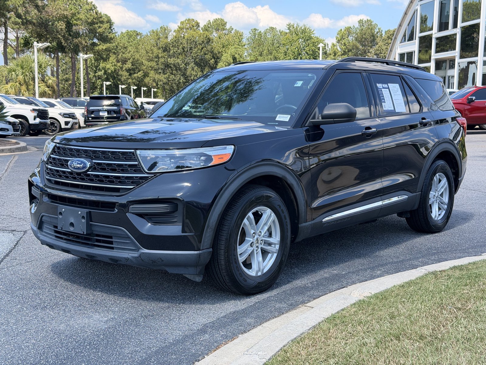 Used 2021 Ford Explorer XLT RWD image 7