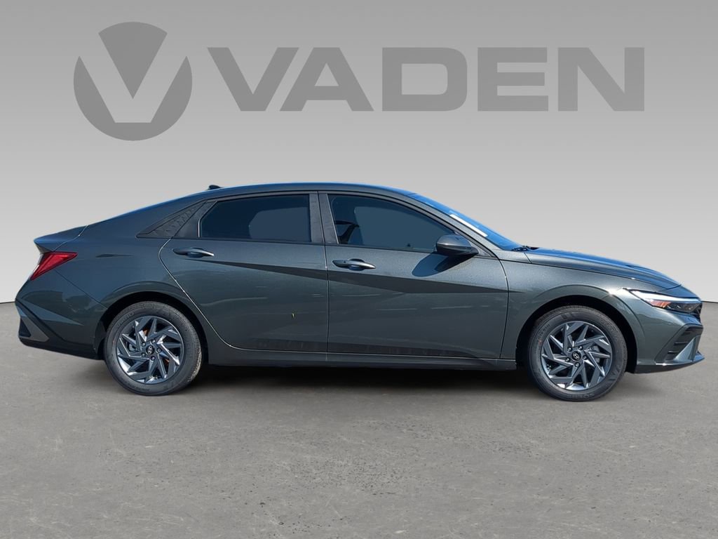 Used 2024 Hyundai Elantra Blue FWD image 6