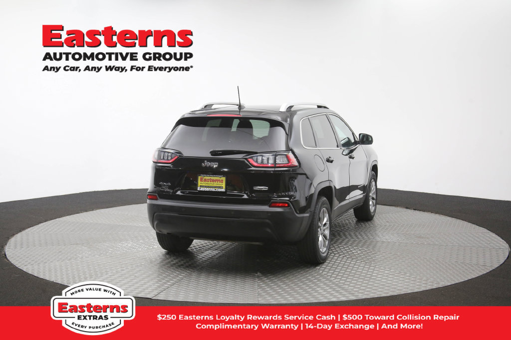Used 2021 Jeep Cherokee Latitude Plus AWD/4WD image 40
