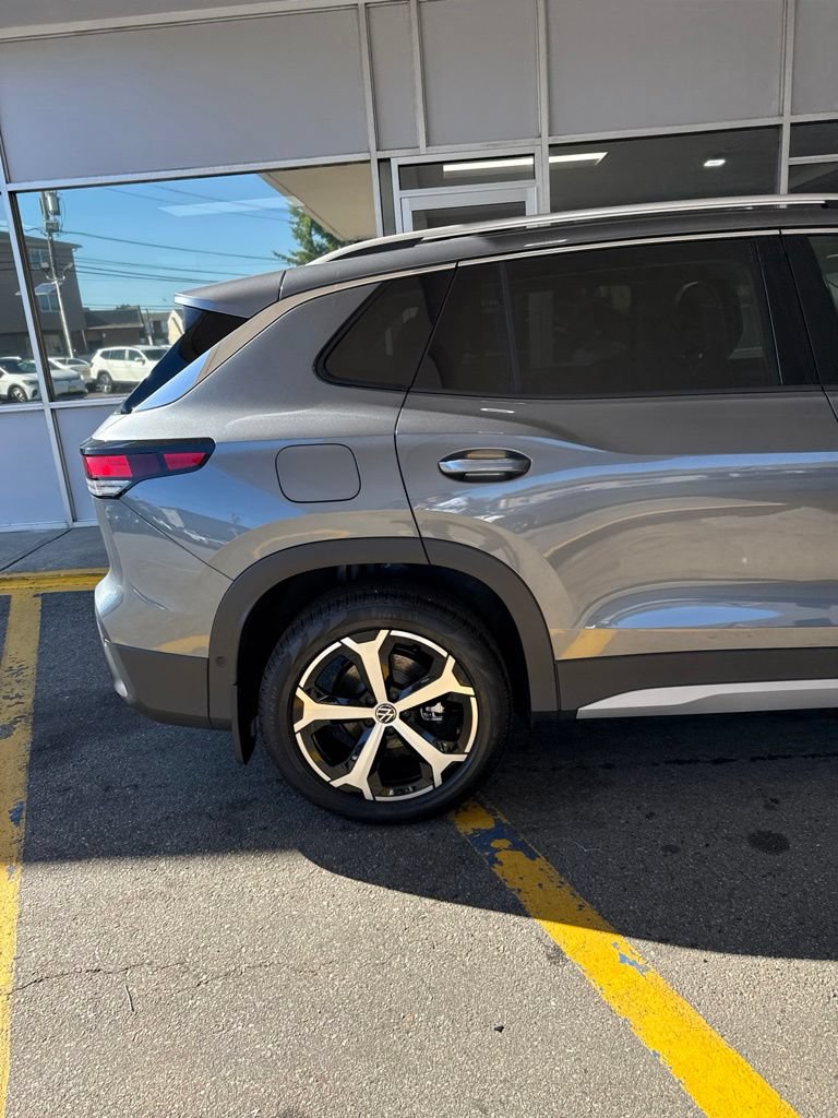 New 2026 Volkswagen Tiguan SE AWD/4WD image 9