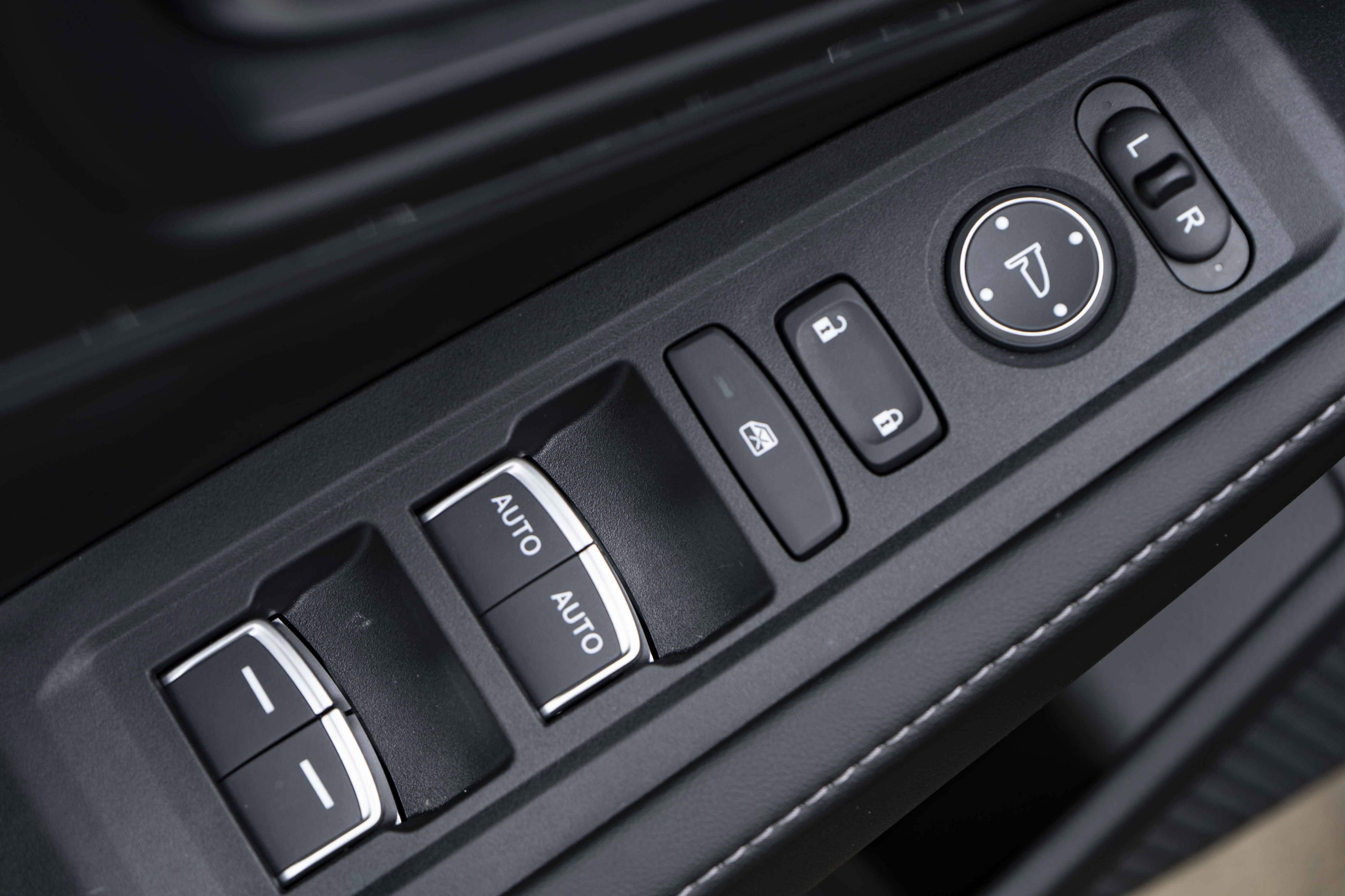 Used 2025 Honda Accord Sport image 38