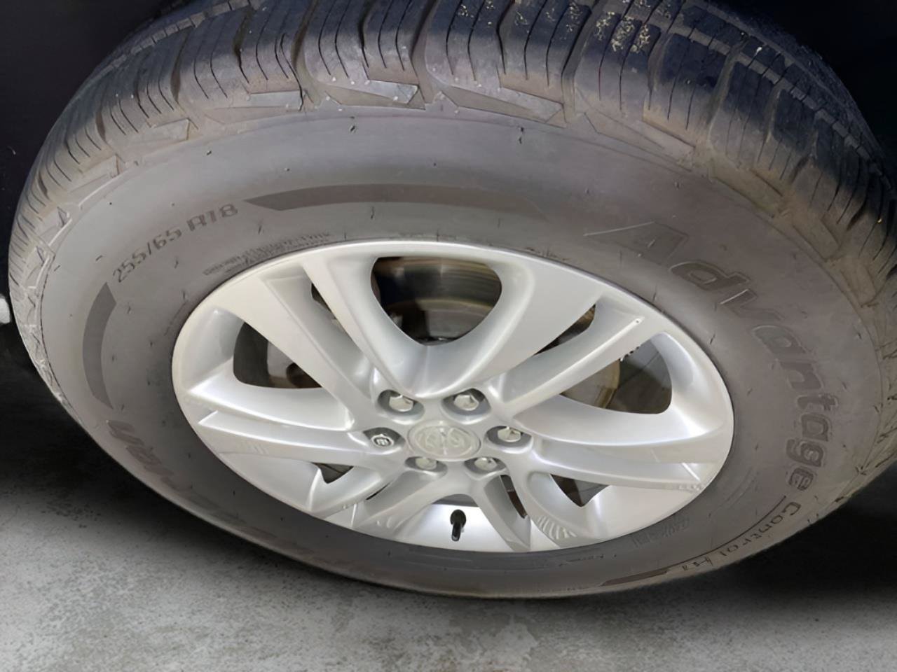 Used 2020 Buick Enclave Essence FWD image 26