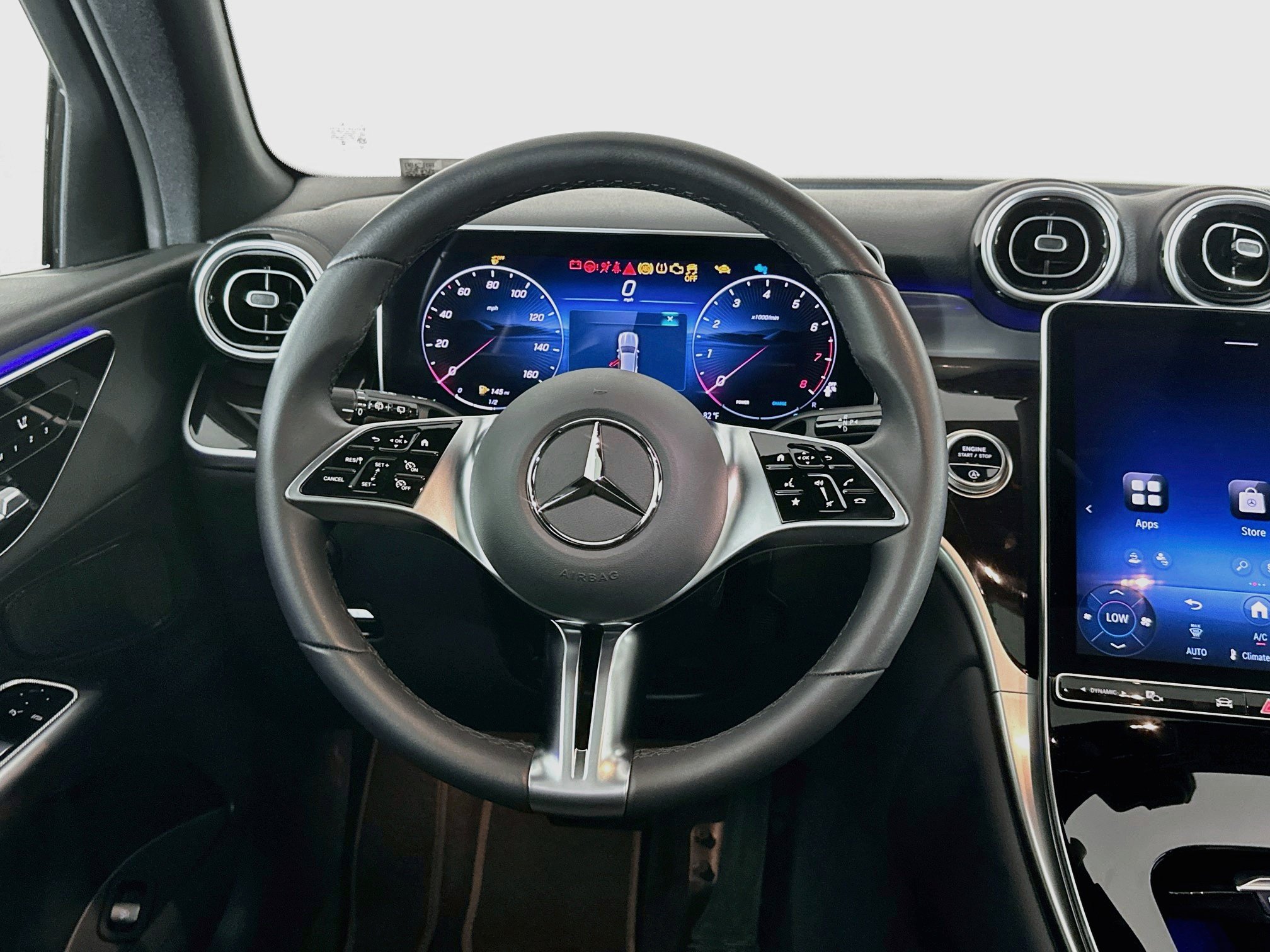 Used 2025 Mercedes-Benz GLC 300 image 18