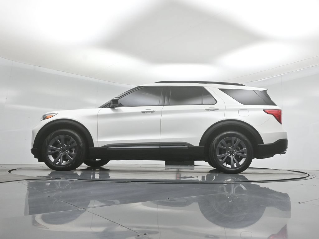 Used 2023 Ford Explorer XLT w/ Equipment Group 202A RWD image 51