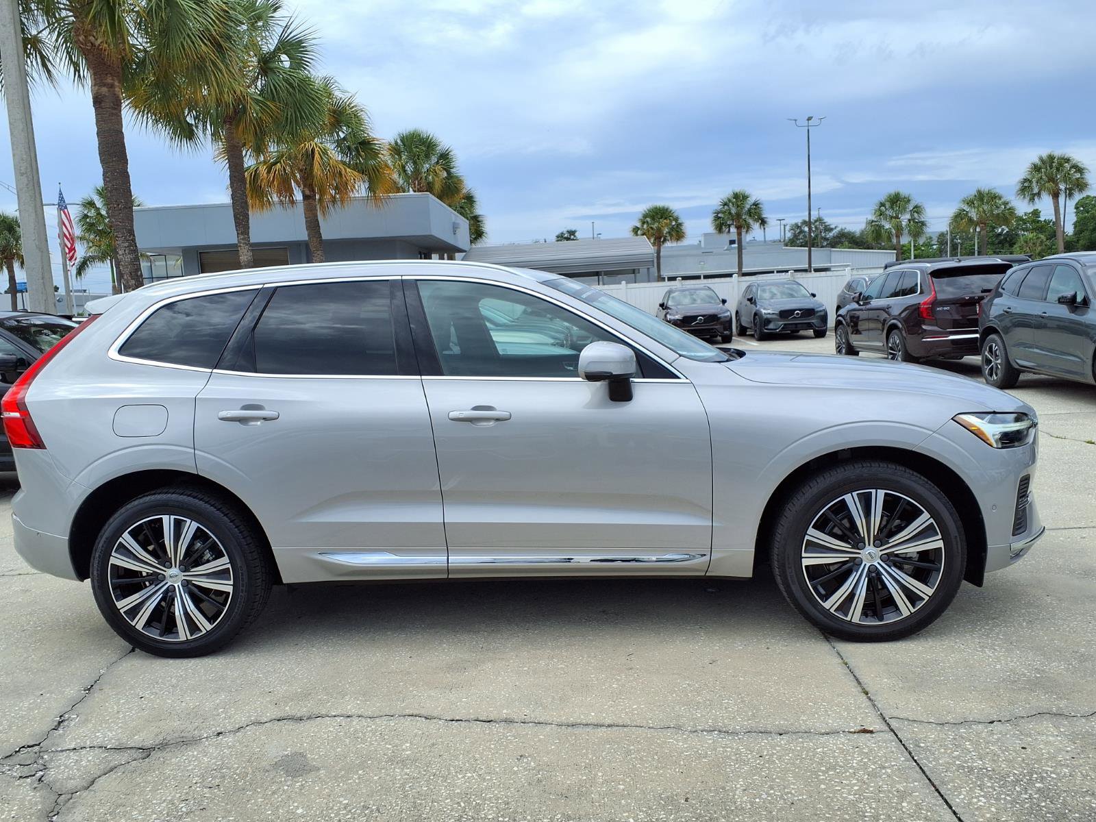 Certified 2023 Volvo XC60 B5 Plus w/ Climate Package AWD/4WD image 8