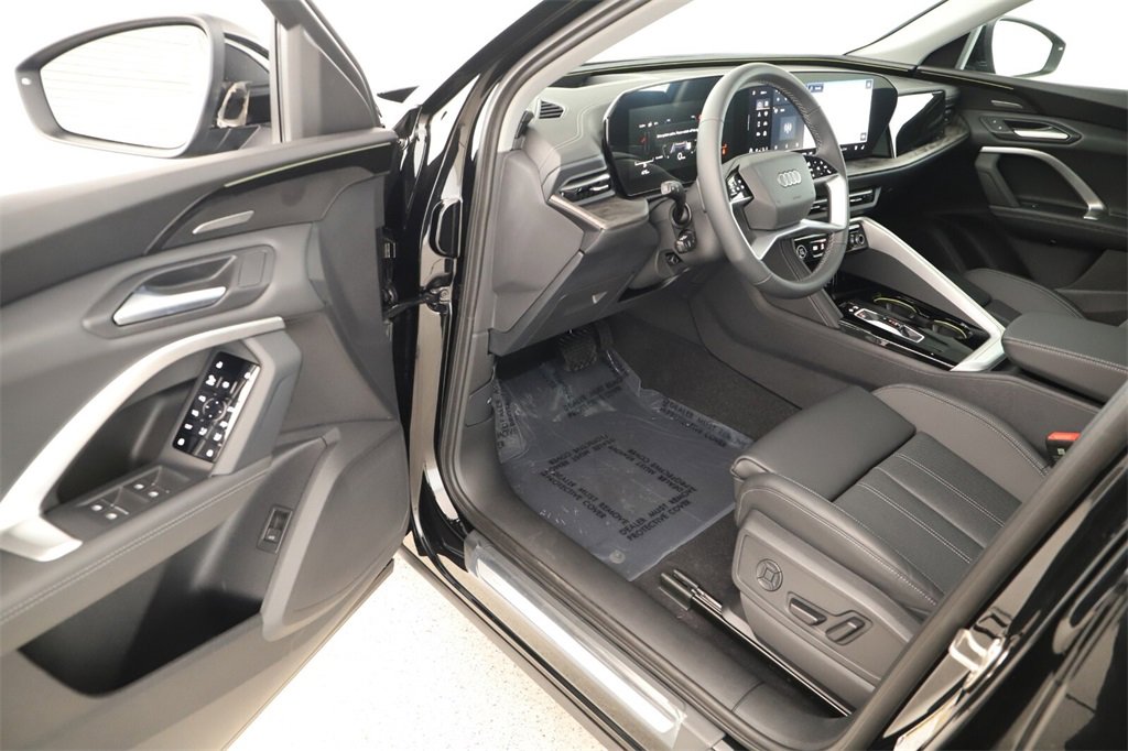 New 2025 Audi Q5 Premium Plus image 14
