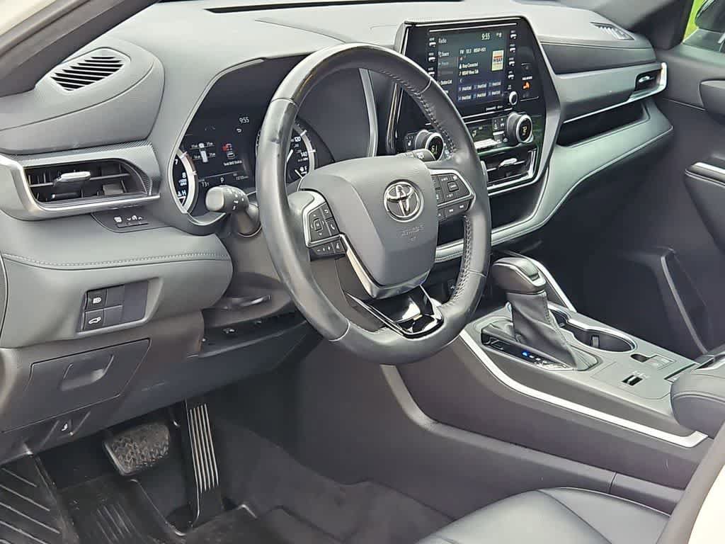 Used 2021 Toyota Highlander XSE image 10