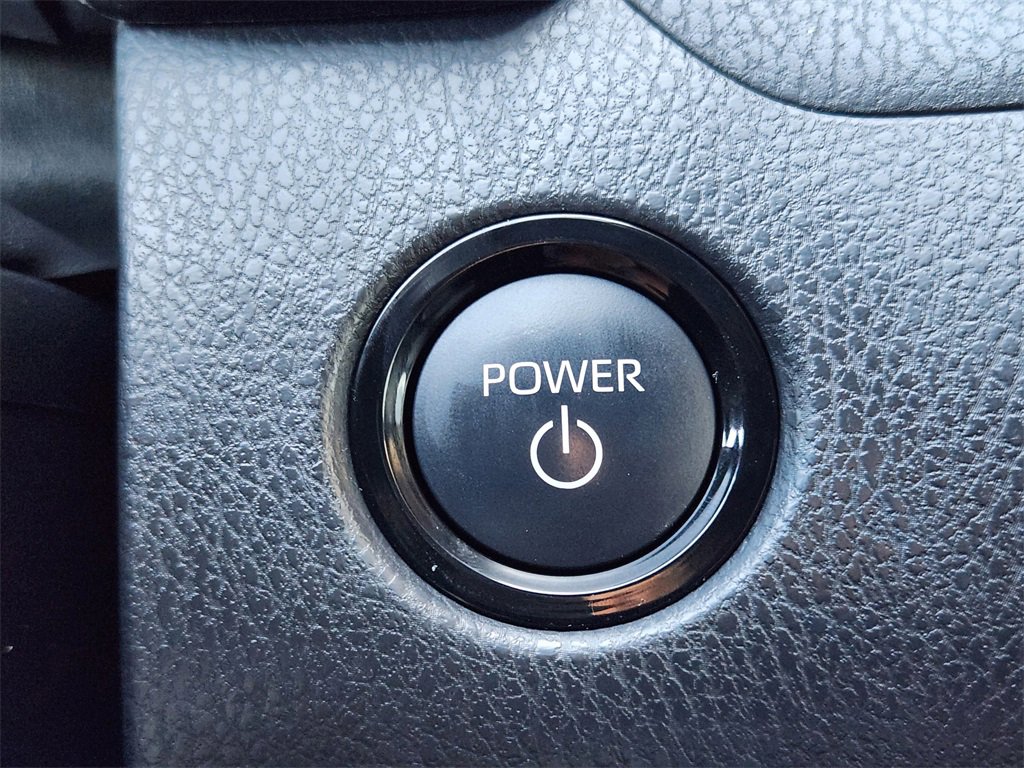 Used 2025 Toyota Camry SE image 16