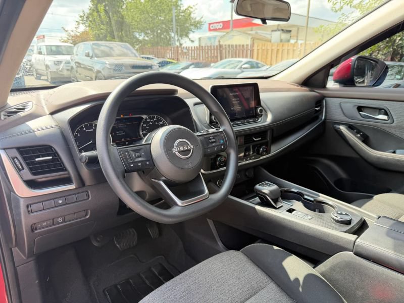 Used 2023 Nissan Rogue SV AWD/4WD image 13