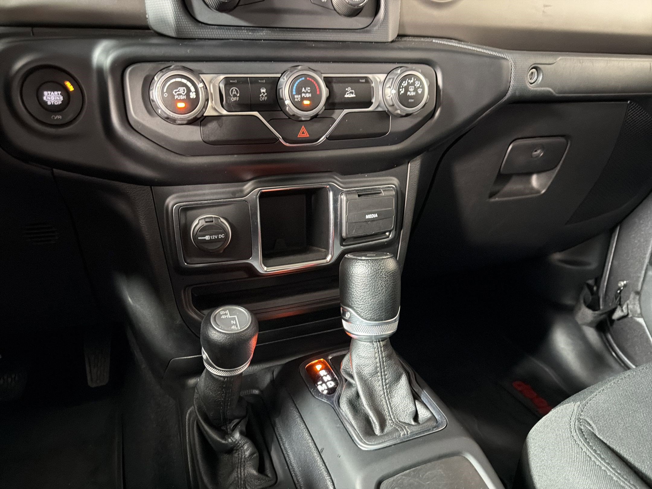 Used 2020 Jeep Gladiator Sport AWD/4WD image 23