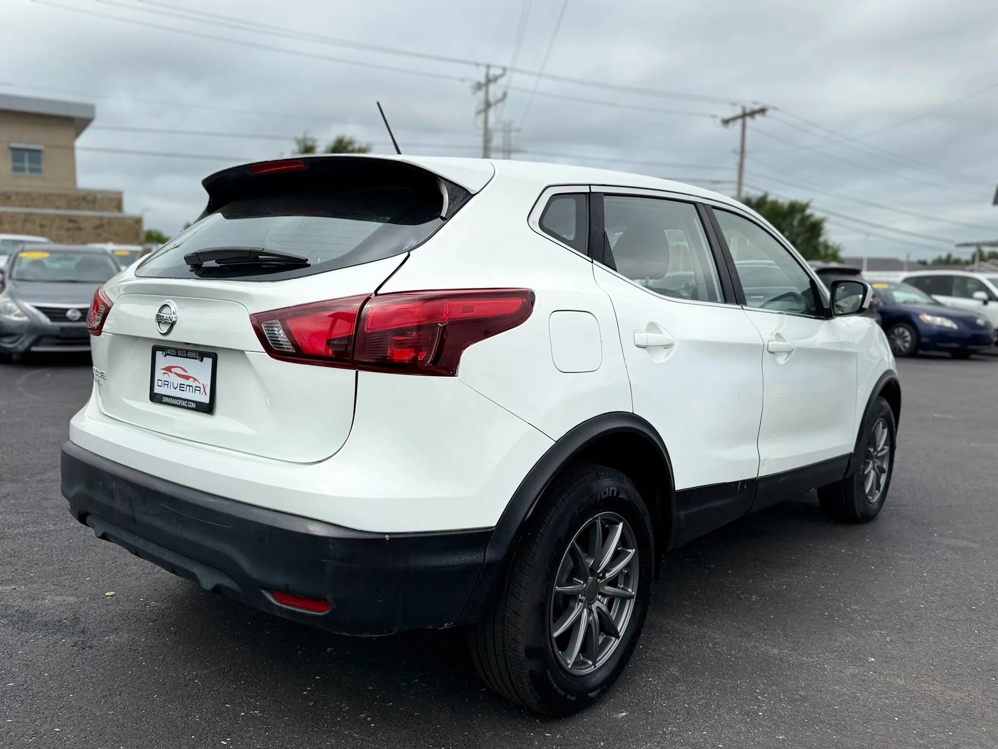 Used 2018 Nissan Rogue Sport S AWD/4WD image 3