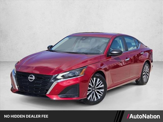 Used 2025 Nissan Altima 2.5 SV FWD image 1