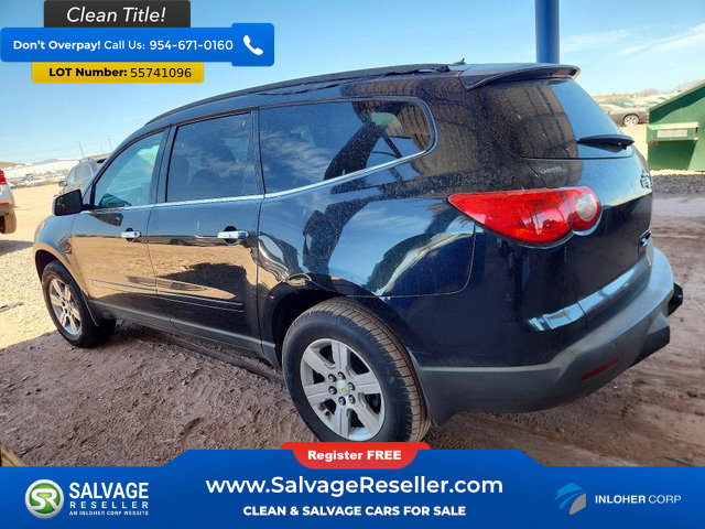 Used 2010 Chevrolet Traverse LT FWD image 3