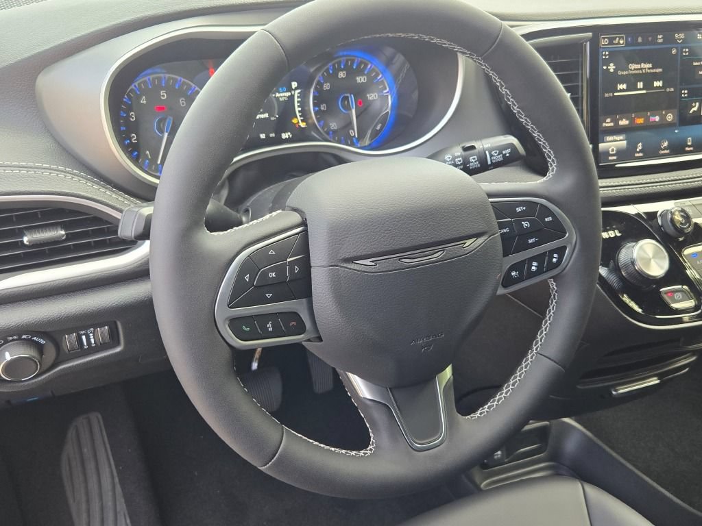 New 2027 Chrysler Pacifica Select AWD/4WD image 25