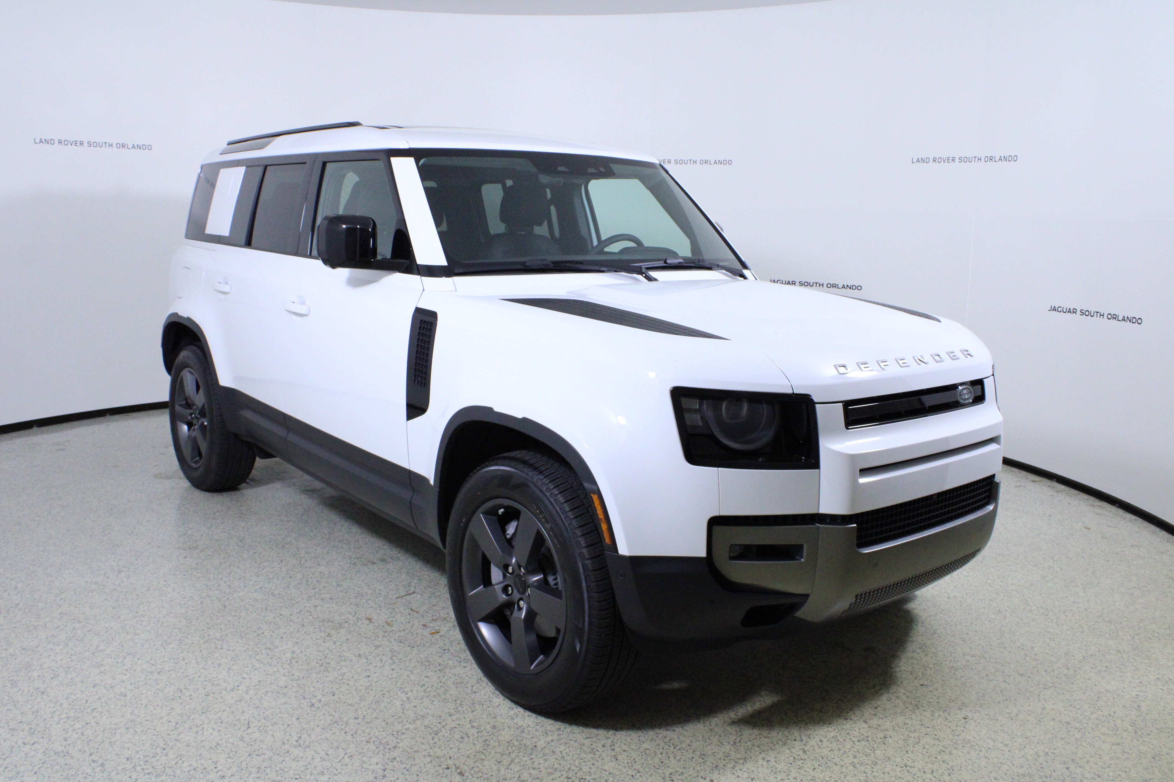 Used 2026 Land Rover Defender 110 S AWD/4WD image 3