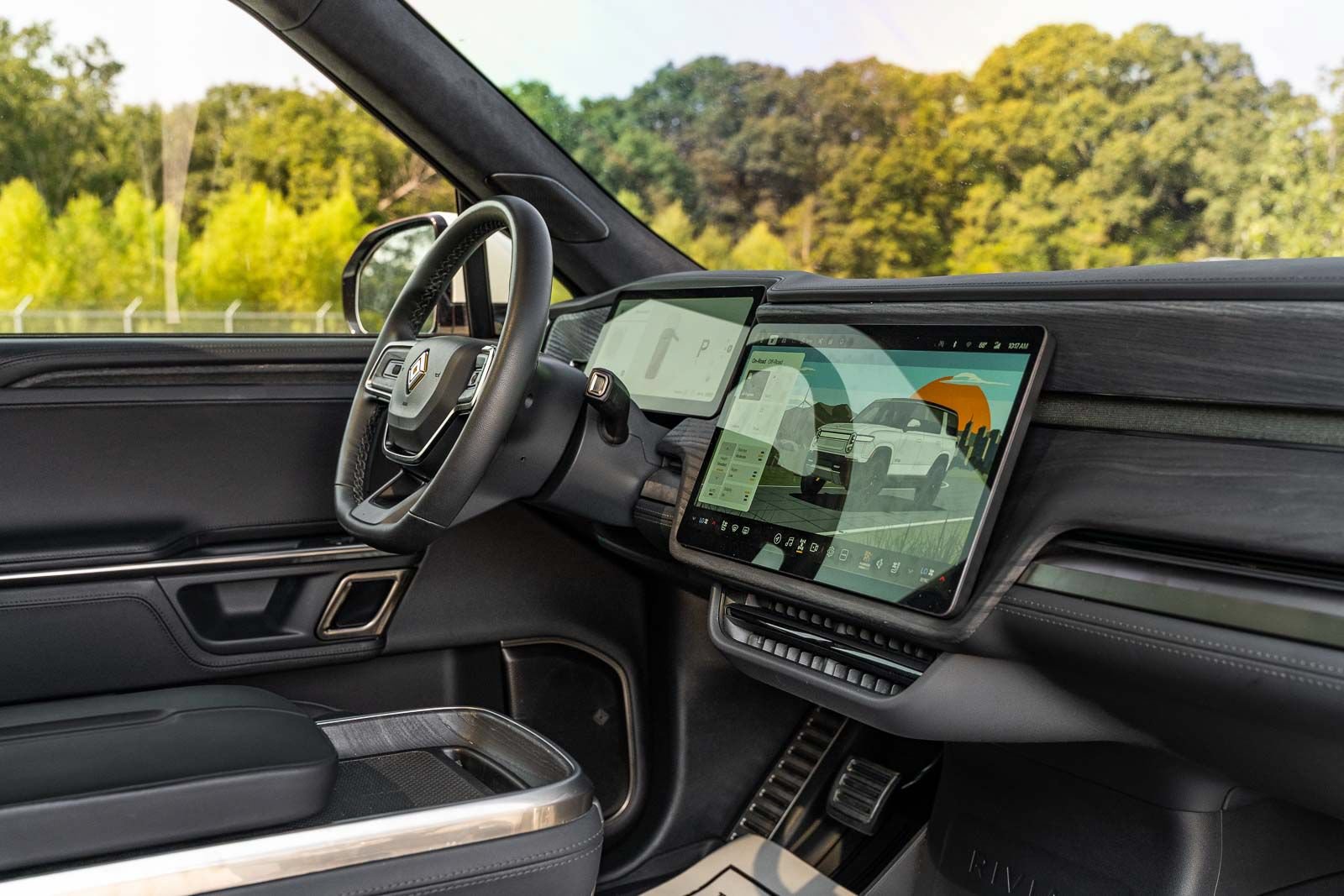 Used 2023 Rivian R1S Adventure AWD/4WD image 14