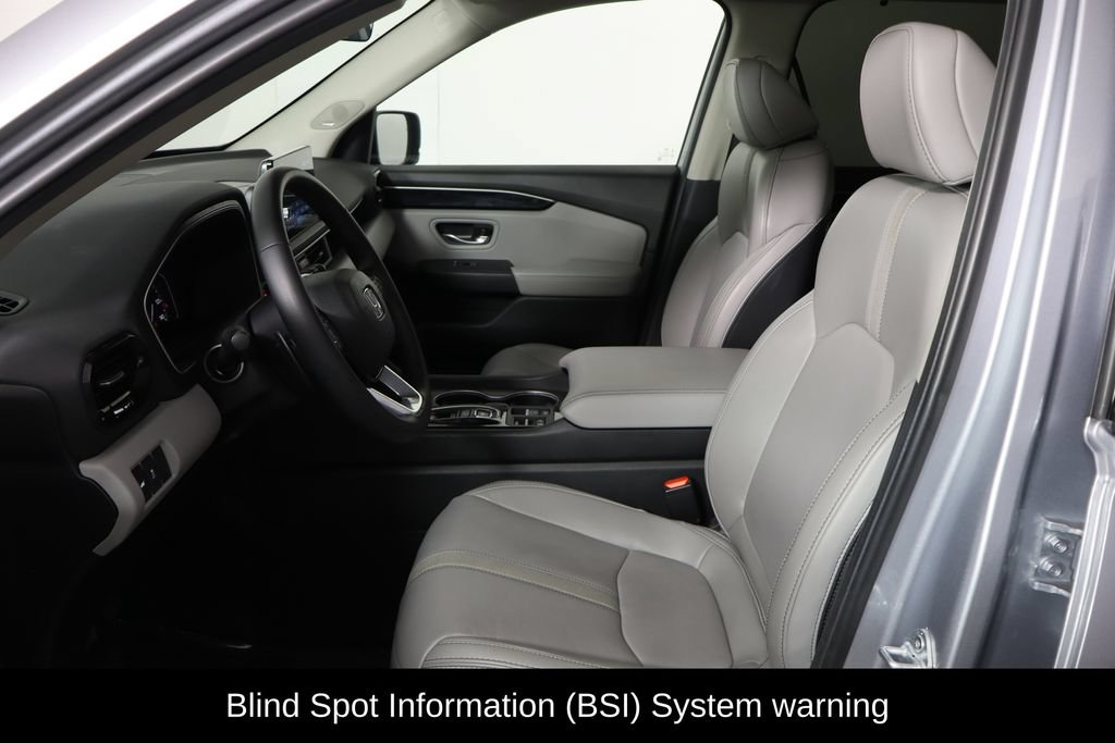 Used 2025 Honda Pilot Touring image 14