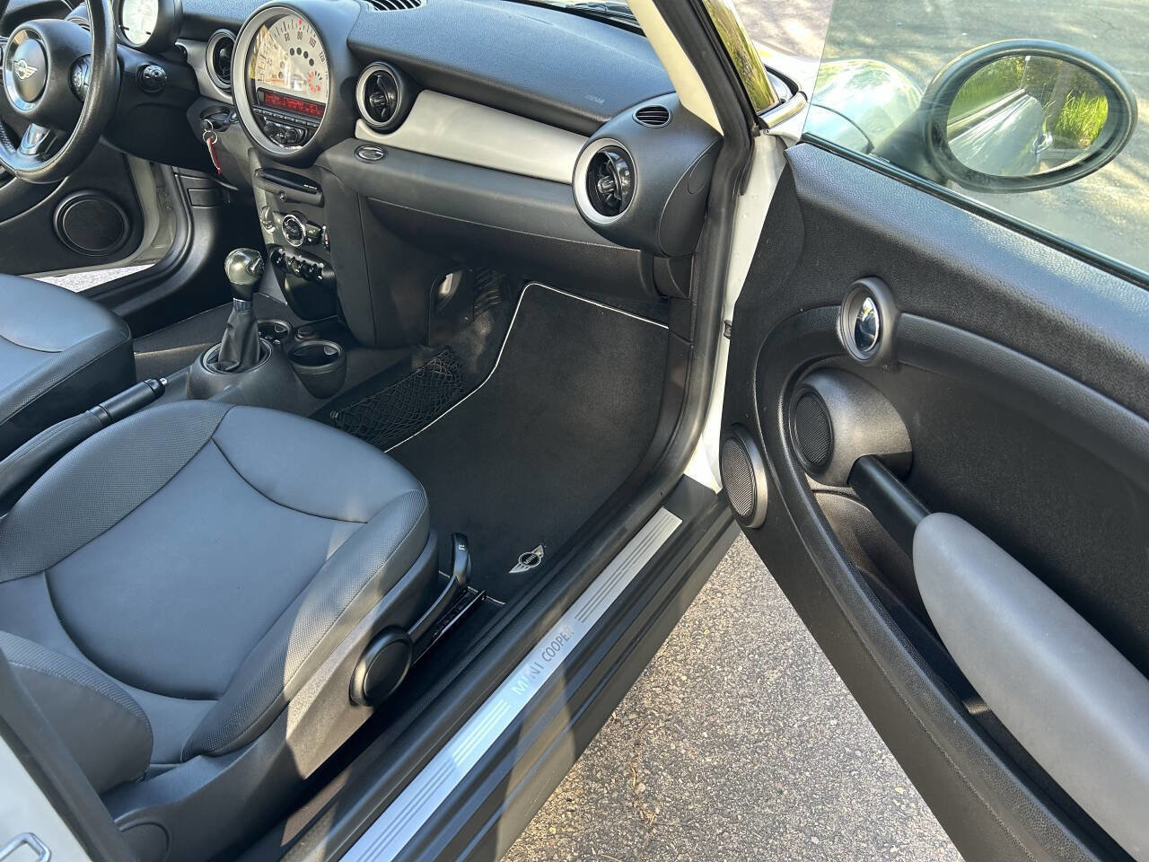 Used 2011 MINI Cooper Hardtop image 22