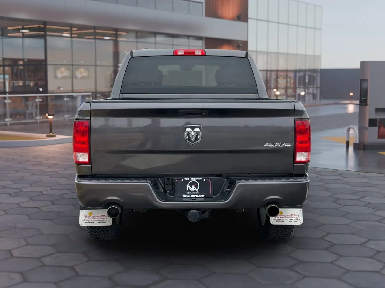 Used 2017 RAM 1500 Express image 9