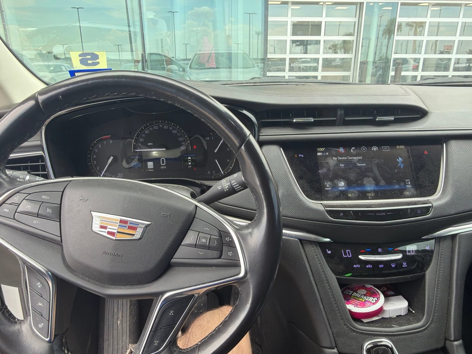 Used 2018 Cadillac XT5 Luxury w/ Driver Awareness Package FWD image 11