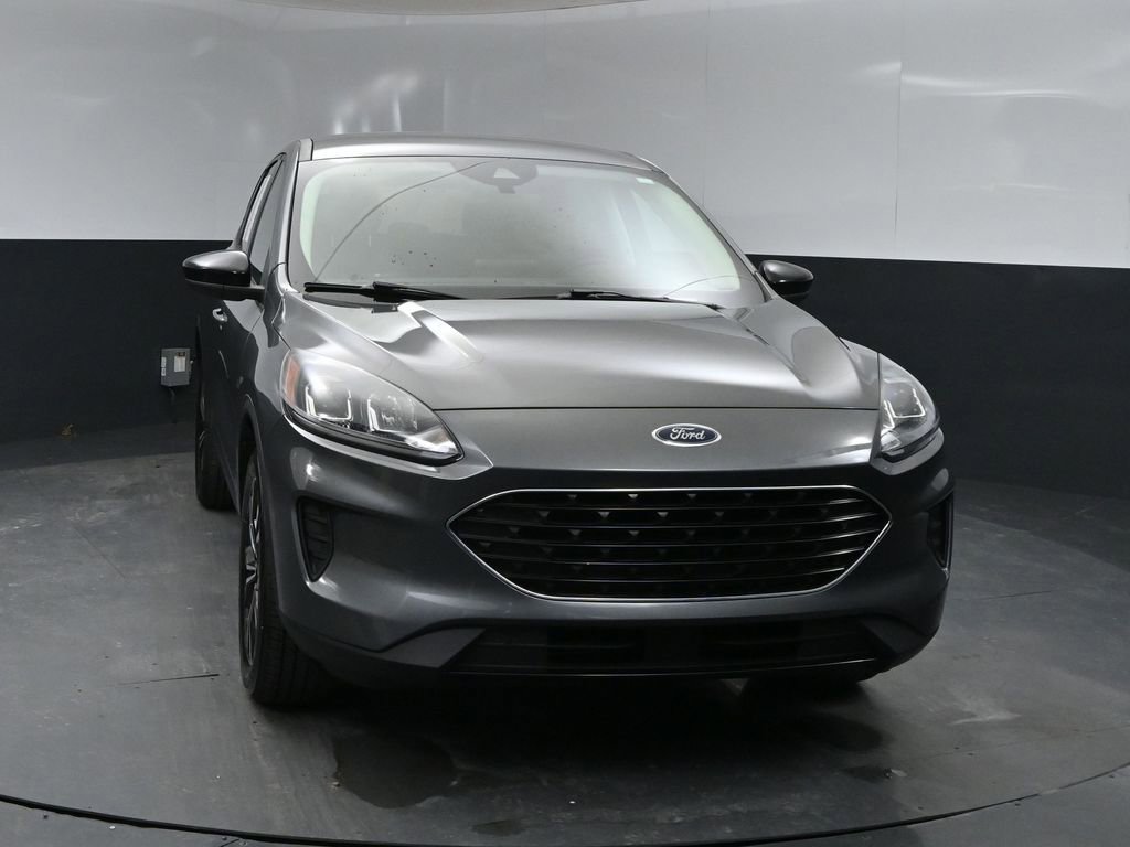 Used 2022 Ford Escape SE w/ SE Sport Appearance Package AWD/4WD image 6