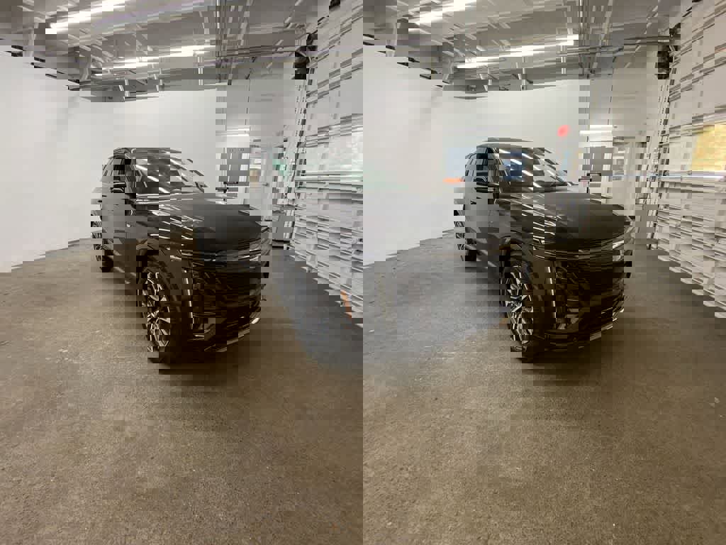 Certified 2026 Cadillac Vistiq Premium Luxury w/ LPO, Floor Liner Package image 8