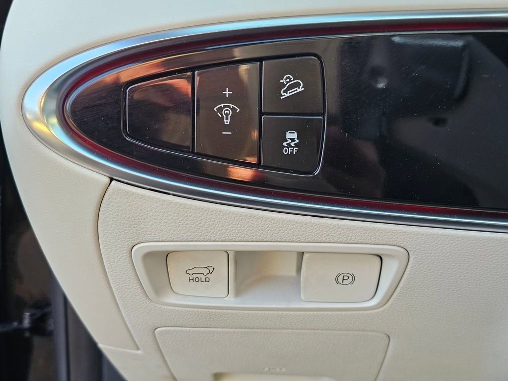 Certified 2024 Genesis Electrified GV70 Prestige w/ Prestige Package image 34