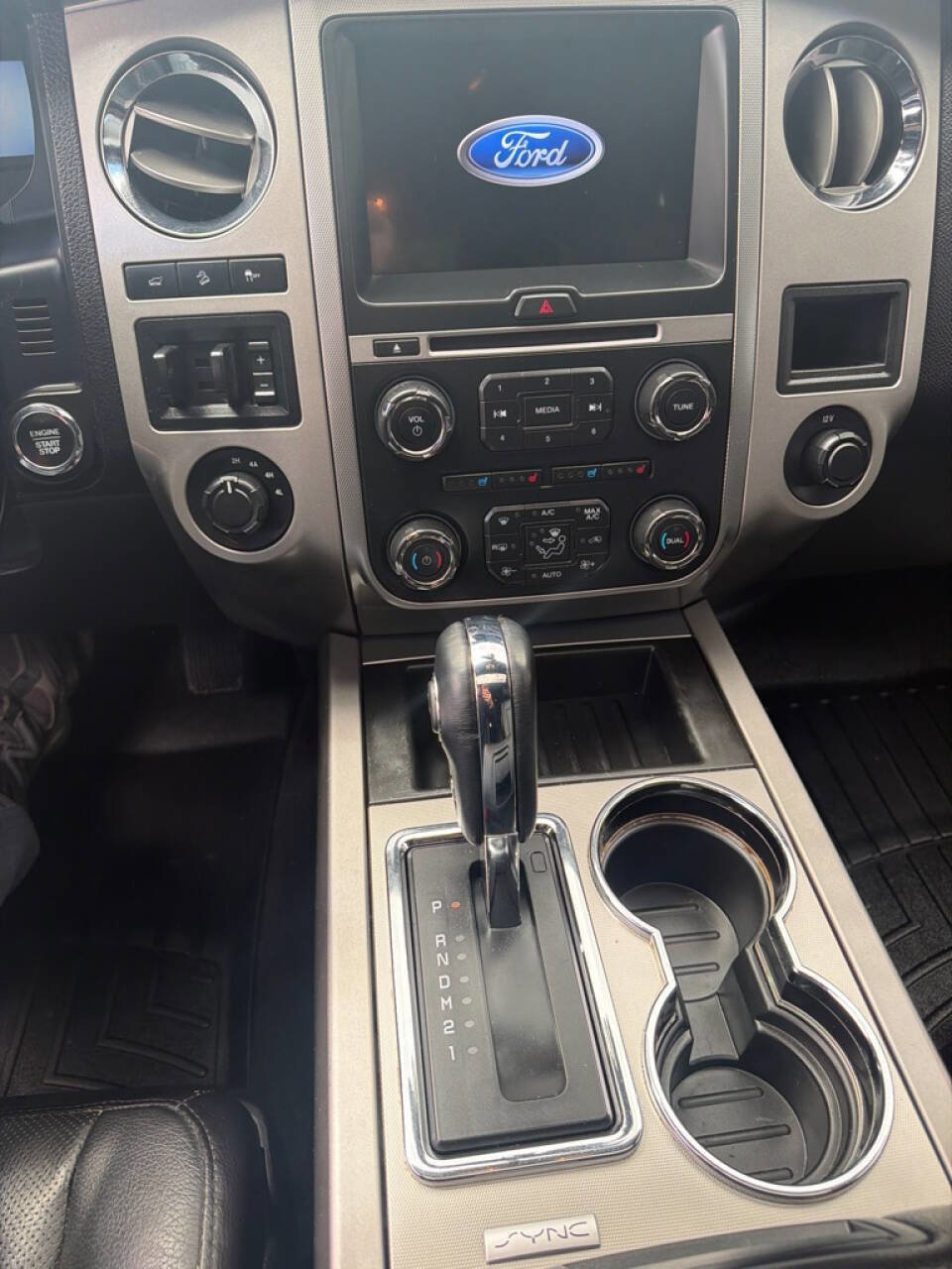 Used 2017 Ford Expedition Limited w/ Equipment Group 301A AWD/4WD image 16
