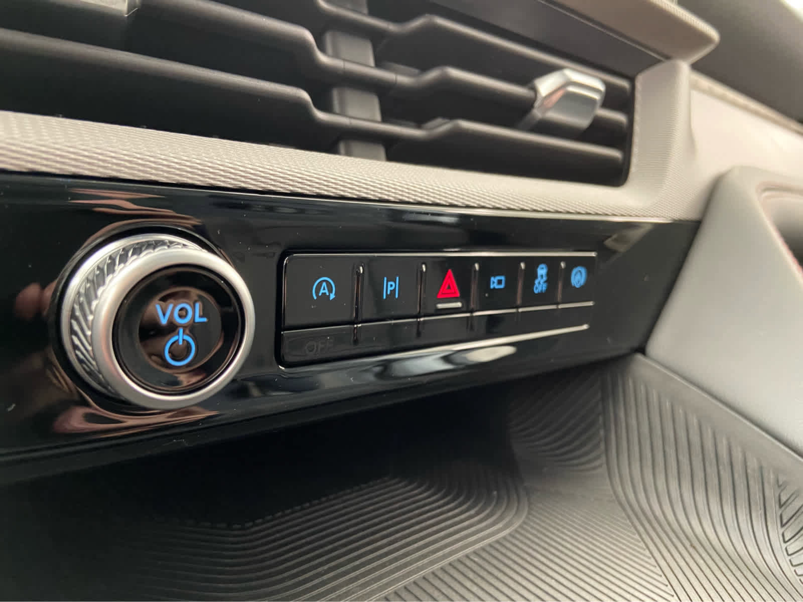 New 2026 Ford Explorer Active w/ Active Comfort Package image 37