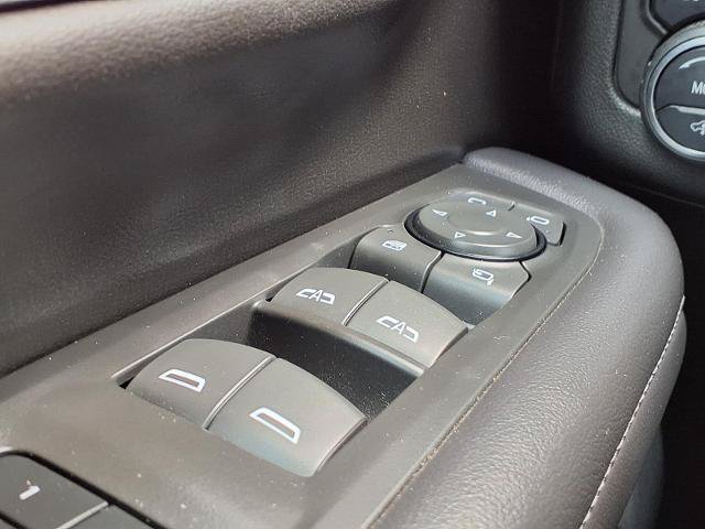 Used 2021 Chevrolet Suburban Z71 w/ Z71 Off-Road Package AWD/4WD image 17