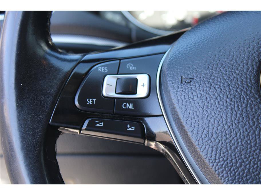 Used 2017 Volkswagen Passat 1.8T SE FWD image 18