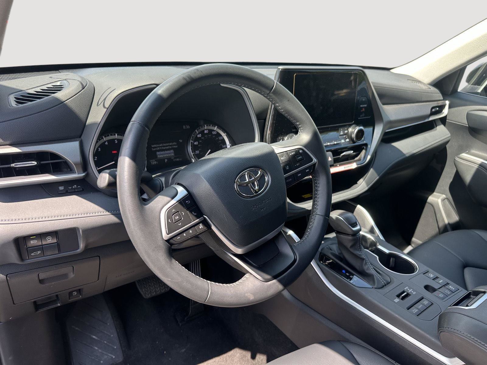 Used 2026 Toyota Highlander XLE AWD/4WD image 10