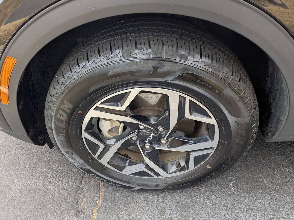 Used 2024 Kia Sportage LX image 32