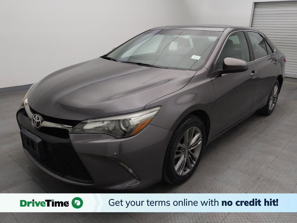 Used 2017 Toyota Camry SE w/ Moonroof Package
