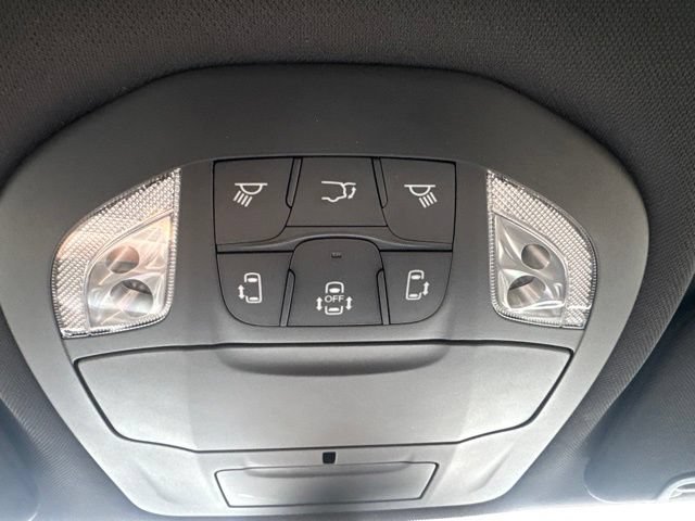 Used 2027 Chrysler Pacifica Select AWD/4WD image 47