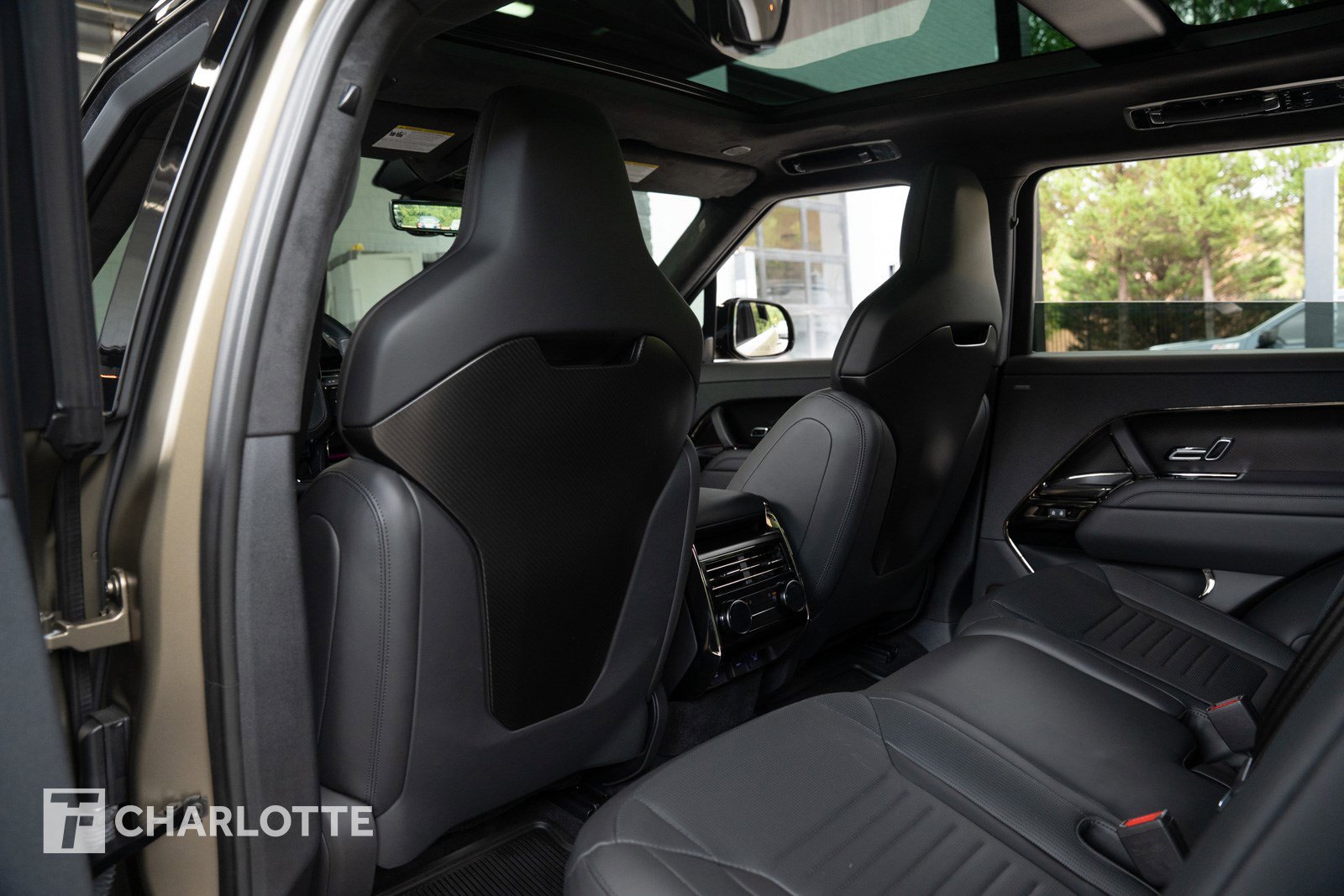 Used 2024 Land Rover Range Rover Sport SV Edition One Carbon Bronze image 32