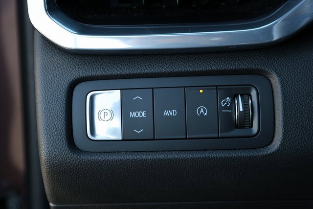 Used 2024 GMC Acadia Elevation image 11