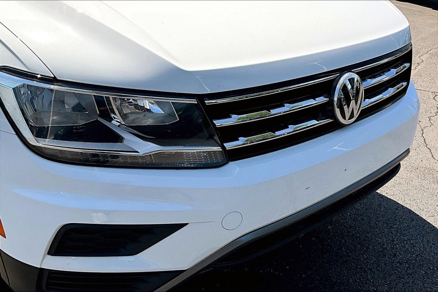 Used 2019 Volkswagen Tiguan SE w/ 3rd Row Seat Package AWD/4WD image 32