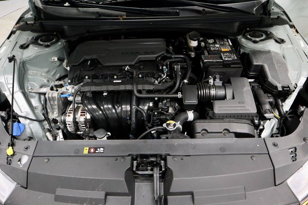 Used 2025 Kia K4 LXS image 16