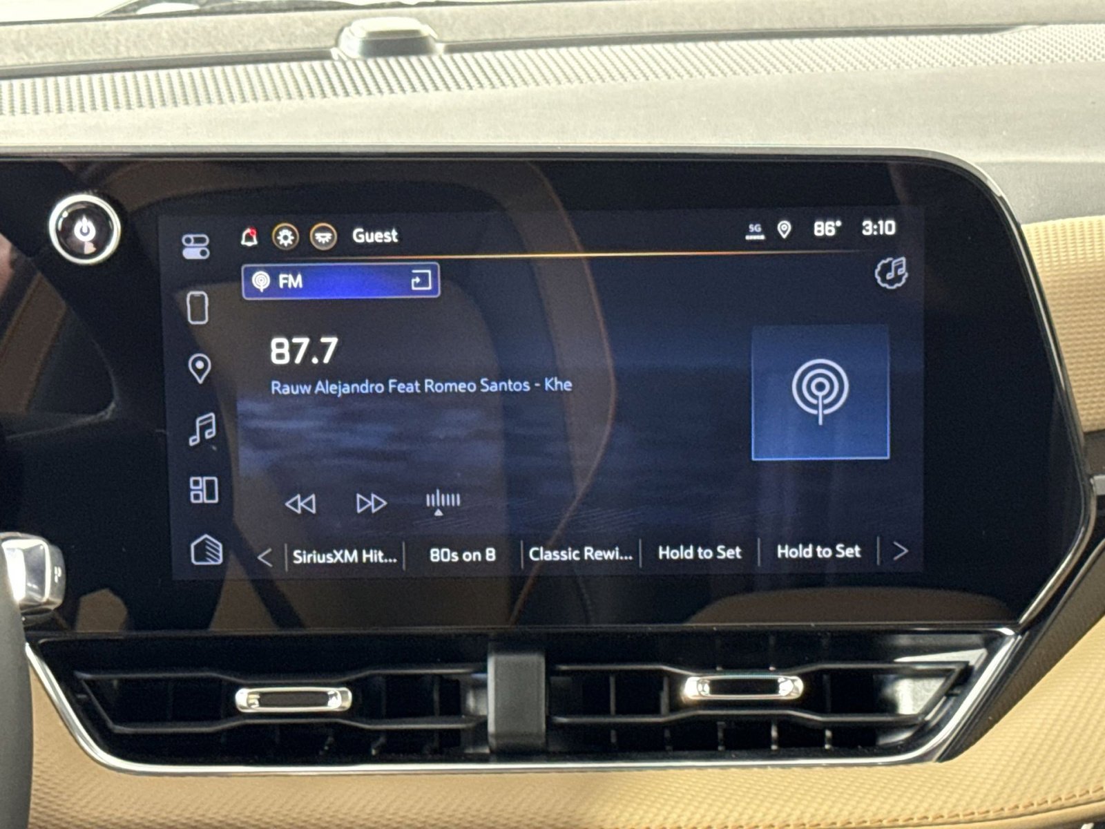 New 2026 Chevrolet Equinox ACTIV FWD image 18