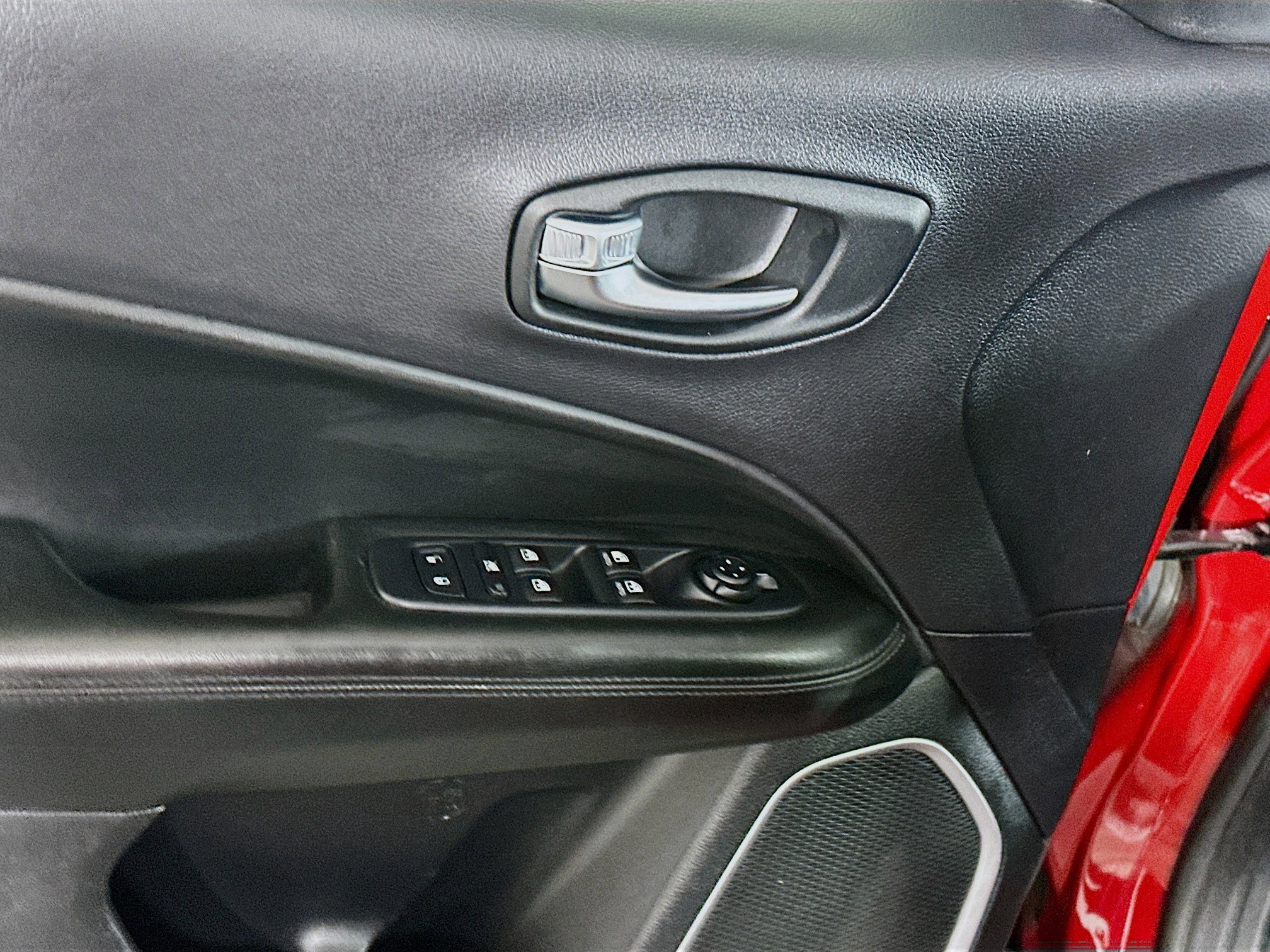 Used 2018 Jeep Compass Altitude image 13