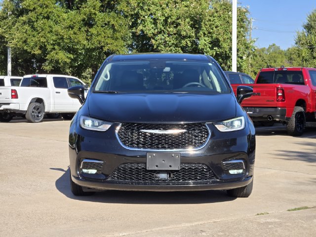 Certified 2024 Chrysler Pacifica Touring-L FWD image 2